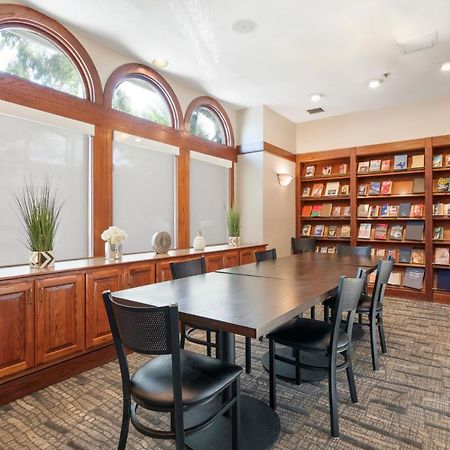 Chase Suites Brea-Fullerton - North Orange County מראה חיצוני תמונה